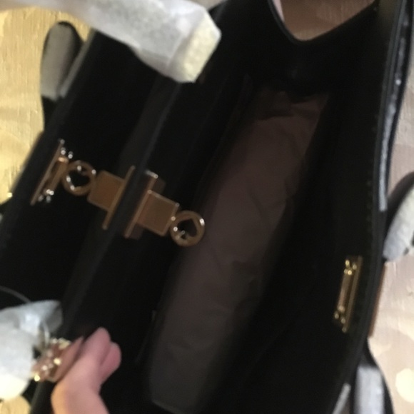 Kate Spade ♠️ - Picture 4 of 6